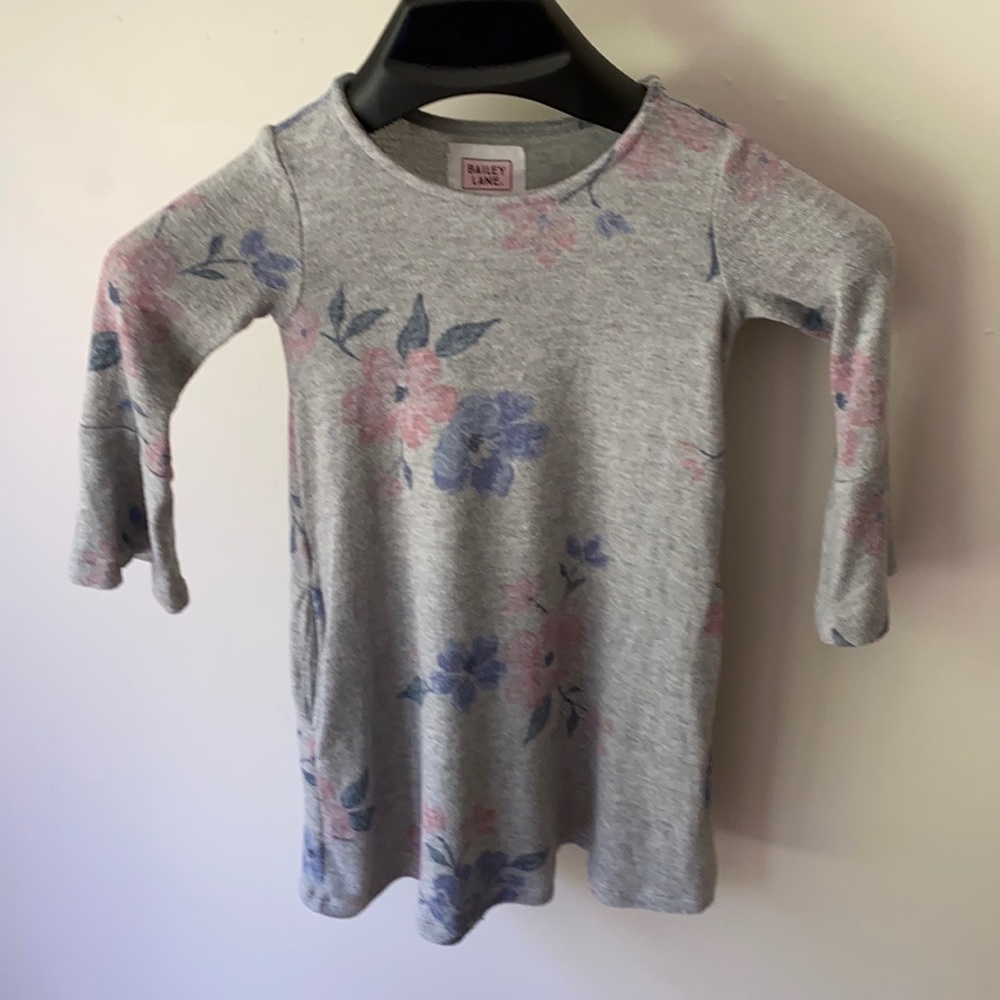 Stitch Fix Kids Gray Knit Floral Dress